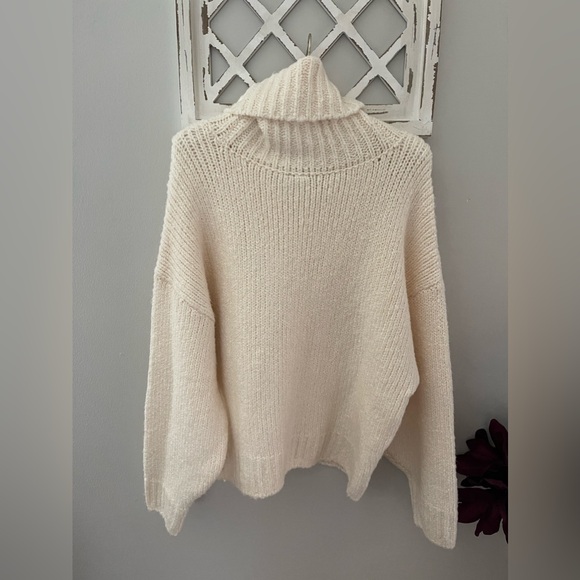 Anthropologie Pilcro Wide Turtleneck  Sweater In Cream/Ivory Size M - Picture 5 of 16
